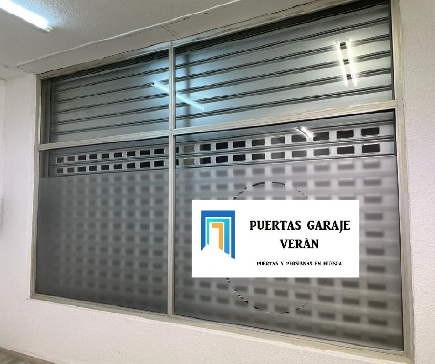 Persianas metálicas para locales en Esquivel