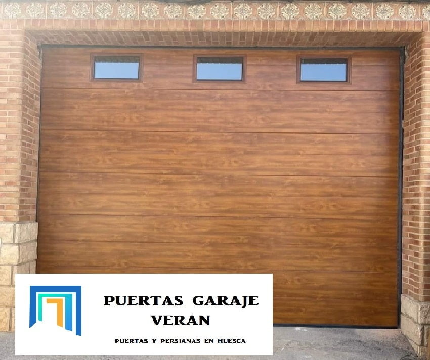 Puertas de garaje imitación madera