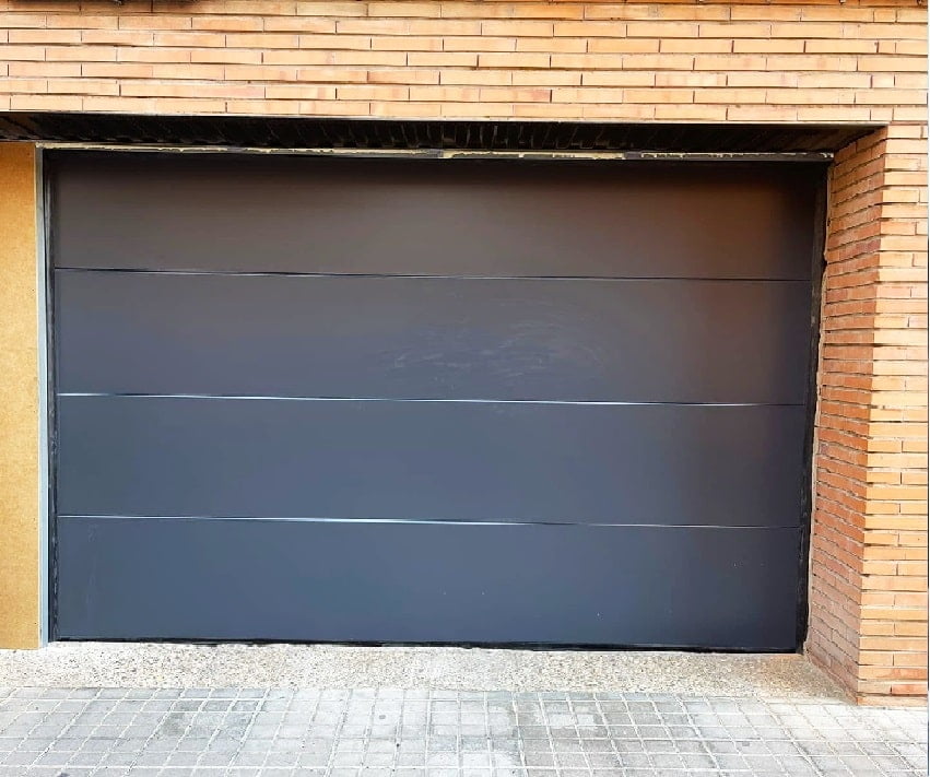 Puerta garaje seccional gris
